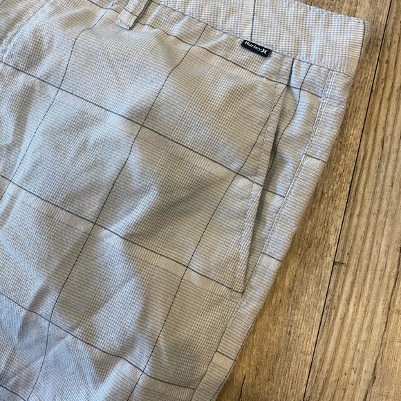 Hurley flat front casual gray grid shorts - Picture 4 of 5